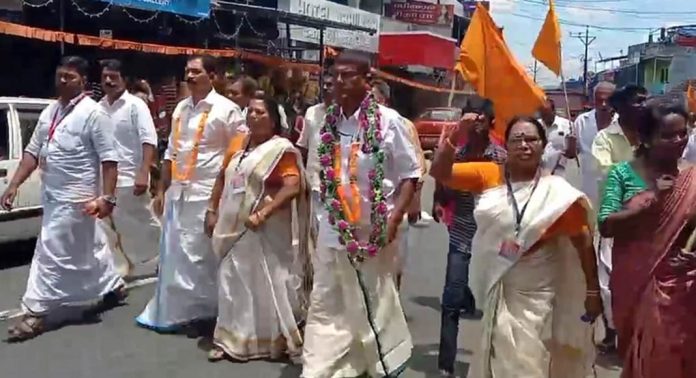 വിശ്വകര്മ സംസ്ഥാന പ്രസിഡന്റ് ടി.ആര് മധു നയിക്കുന്ന ജനമുന്നേറ്റ യാത്രക്ക് ഏലപ്പാറയില് സ്വീകരണം നല്കി വിശ്വകര്മ സംസ്ഥാന പ്രസിഡന്റ് ടി.ആര് മധു നയിക്കുന്ന ജനമുന്നേറ്റ യാത്രക്ക് ഏലപ്പാറയില് സ്വീകരണം നല്കി