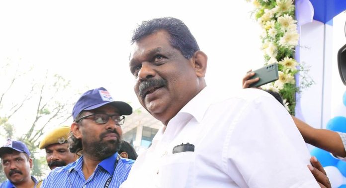 തൊണ്ടിമുതൽ കേസിൽ സർക്കാർ നിങ്ങൾക്കൊപ്പമായിരുന്നു, ഇപ്പോൾ അല്ല, അതല്ലേ പ്രശ്നം? ; ആന്റണി രാജുവിനോട് സുപ്രീം കോടതി തൊണ്ടിമുതൽ കേസിൽ സർക്കാർ നിങ്ങൾക്കൊപ്പമായിരുന്നു, ഇപ്പോൾ അല്ല, അതല്ലേ പ്രശ്നം? ; ആന്റണി രാജുവിനോട് സുപ്രീം കോടതി