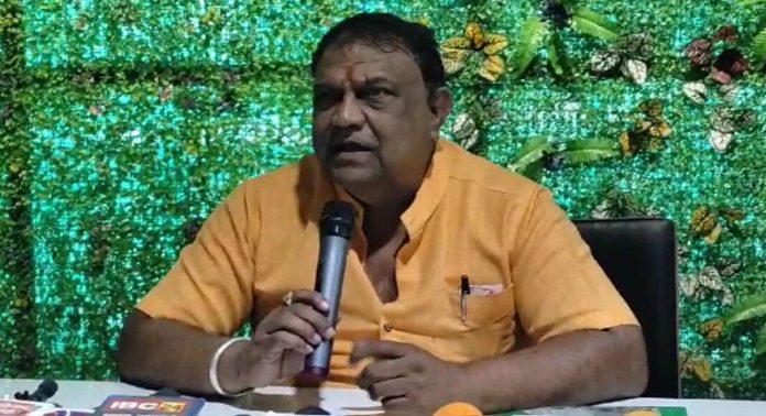 കോൺഗ്രസിൽ ചേരാൻ അയച്ചത് ആർഎസ്എസ് : ‘മാസ്റ്റർ പ്ലാൻ’ പുറത്തുപറഞ്ഞ് നേതാവ് ; വിവാദം പുകയുന്നു കോൺഗ്രസിൽ ചേരാൻ അയച്ചത് ആർഎസ്എസ് : ‘മാസ്റ്റർ പ്ലാൻ’ പുറത്തുപറഞ്ഞ് നേതാവ് ; വിവാദം പുകയുന്നു