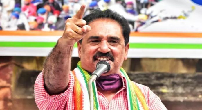 ‘ഇ.വി.എമ്മില് ചിഹ്നം പതിച്ചത് കൃത്യമായ വലിപ്പത്തിലല്ല’ ; കൊല്ലത്ത് പരാതിയുമായി യു.ഡി.എഫ് ‘ഇ.വി.എമ്മില് ചിഹ്നം പതിച്ചത് കൃത്യമായ വലിപ്പത്തിലല്ല’ ; കൊല്ലത്ത് പരാതിയുമായി യു.ഡി.എഫ്