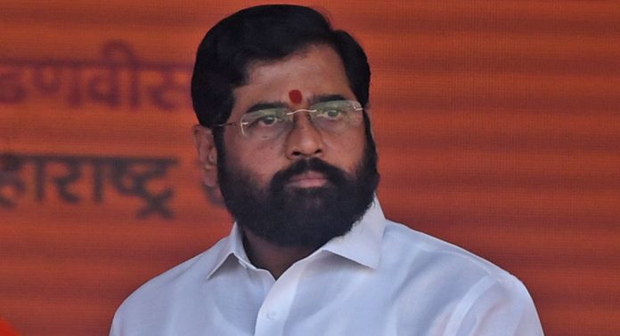 അധോലോക സംഘത്തിന്റെ പ്രവർത്തനങ്ങൾ വെച്ചുപൊറുപ്പിക്കില്ല ; ലോറൻസ് ബിഷ്ണോയിയെ തീർക്കും : സൽമാൻ ഖാനെ സന്ദർശിച്ച് ഏക്നാഥ് ഷിൻഡെ അധോലോക സംഘത്തിന്റെ പ്രവർത്തനങ്ങൾ വെച്ചുപൊറുപ്പിക്കില്ല ; ലോറൻസ് ബിഷ്ണോയിയെ തീർക്കും : സൽമാൻ ഖാനെ സന്ദർശിച്ച് ഏക്നാഥ് ഷിൻഡെ