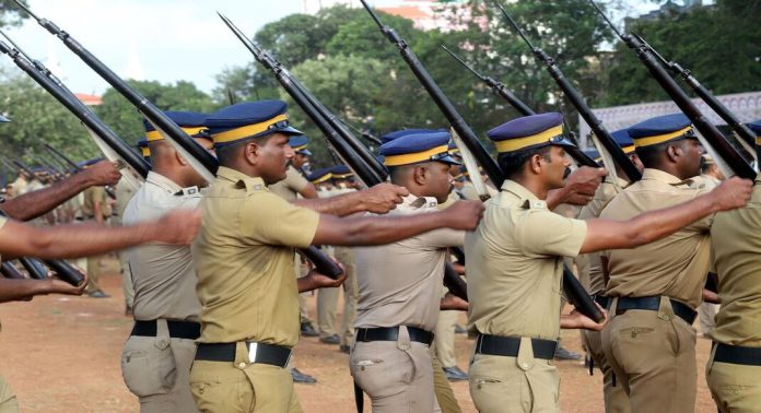പോലീസിൽ സ്വയം വിരമിക്കുന്നവരുടെ എണ്ണം കുതിച്ചുയരുന്നു ; ബോധവത്കരണം നടത്താൻ തീരുമാനം പോലീസിൽ സ്വയം വിരമിക്കുന്നവരുടെ എണ്ണം കുതിച്ചുയരുന്നു ; ബോധവത്കരണം നടത്താൻ തീരുമാനം