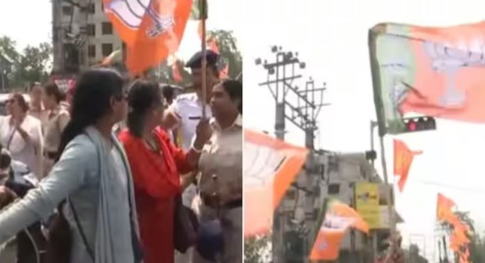 ജയ് ശ്രീറാം വിളിച്ചതിന് ആക്രമിച്ചെന്ന് ബിജെപി ; ബംഗാളിലെ മതിഗാരയില് ബിജെപി ബന്ദ് ജയ് ശ്രീറാം വിളിച്ചതിന് ആക്രമിച്ചെന്ന് ബിജെപി ; ബംഗാളിലെ മതിഗാരയില് ബിജെപി ബന്ദ്