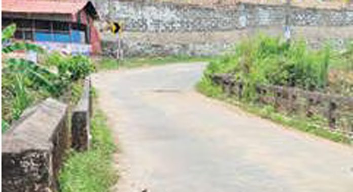 പ്ലാന്റേഷൻ ജംഗ്ഷന് – തേപ്പുപാറ റോഡിലുള്ള കനാൽ പാലം അപകടാവസ്ഥയില് പ്ലാന്റേഷൻ ജംഗ്ഷന് – തേപ്പുപാറ റോഡിലുള്ള കനാൽ പാലം അപകടാവസ്ഥയില്