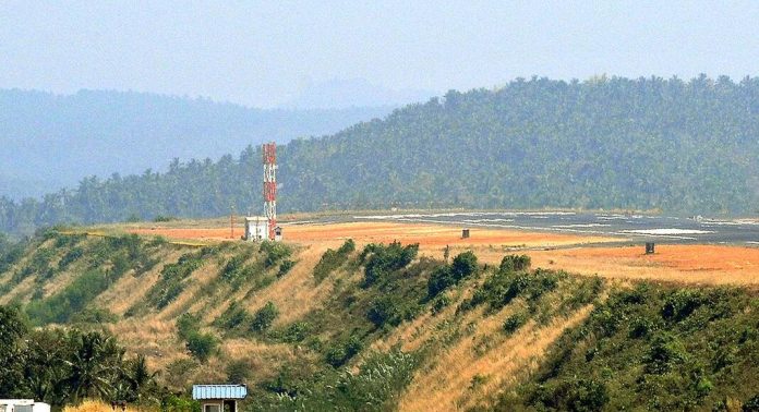 കരിപ്പൂർ വിമാനത്താവള റൺവേ നവീകരണം ; നിർമാണ പ്രവർത്തനങ്ങൾ തുടങ്ങി കരിപ്പൂർ വിമാനത്താവള റൺവേ നവീകരണം ; നിർമാണ പ്രവർത്തനങ്ങൾ തുടങ്ങി