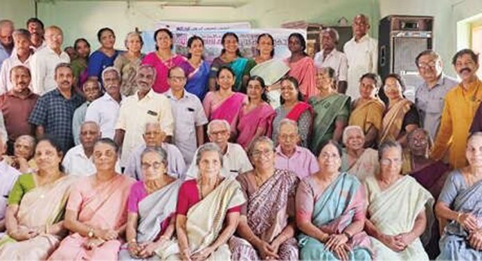 അടൂർ ഗവണ്മെന്റ് വൊക്കേഷണൽ ഹയർ സെക്കൻഡറി സ്കൂളിൽ പൂർവാധ്യാപക സംഗമം നടന്നു അടൂർ ഗവണ്മെന്റ് വൊക്കേഷണൽ ഹയർ സെക്കൻഡറി സ്കൂളിൽ പൂർവാധ്യാപക സംഗമം നടന്നു