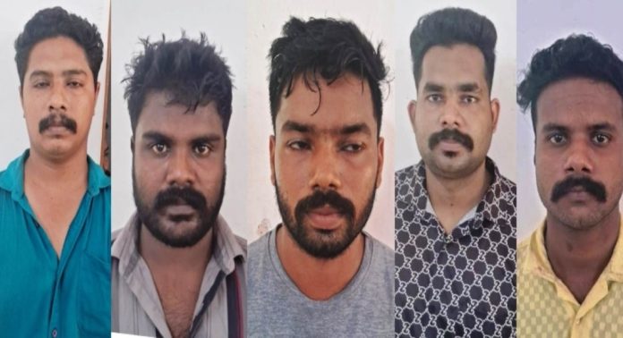 ആലപ്പുഴയിൽ തെരഞ്ഞെടുപ്പ് ഡ്യൂട്ടിക്കിടെ പോലീസിനെ ആക്രമിച്ച സംഭവത്തിൽ അഞ്ച് പേർ അറസ്റ്റിൽ ആലപ്പുഴയിൽ തെരഞ്ഞെടുപ്പ് ഡ്യൂട്ടിക്കിടെ പോലീസിനെ ആക്രമിച്ച സംഭവത്തിൽ അഞ്ച് പേർ അറസ്റ്റിൽ