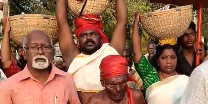 അമ്പലപ്പുഴ ശ്രീകൃഷ്ണ സ്വാമി ക്ഷേത്രത്തിൽ കുട്ടവരവ് ചടങ്ങ് നടന്നു അമ്പലപ്പുഴ ശ്രീകൃഷ്ണ സ്വാമി ക്ഷേത്രത്തിൽ കുട്ടവരവ് ചടങ്ങ് നടന്നു
