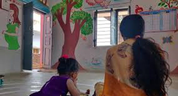 കവിയൂരിലെ അങ്കണവാടികൾക്ക് സ്വന്തമായി കെട്ടിടമില്ല ; നാല് അംഗനവാടികള് പ്രതിസന്ധിയില് കവിയൂരിലെ അങ്കണവാടികൾക്ക് സ്വന്തമായി കെട്ടിടമില്ല ; നാല് അംഗനവാടികള് പ്രതിസന്ധിയില്