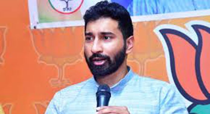ദല്ലാൾ നന്ദകുമാറിന്റെ ആരോപണം തളളി പത്തനംതിട്ടയിലെ എൻഡിഎ സ്ഥാനാർത്ഥി അനിൽ ആന്റണി ദല്ലാൾ നന്ദകുമാറിന്റെ ആരോപണം തളളി പത്തനംതിട്ടയിലെ എൻഡിഎ സ്ഥാനാർത്ഥി അനിൽ ആന്റണി