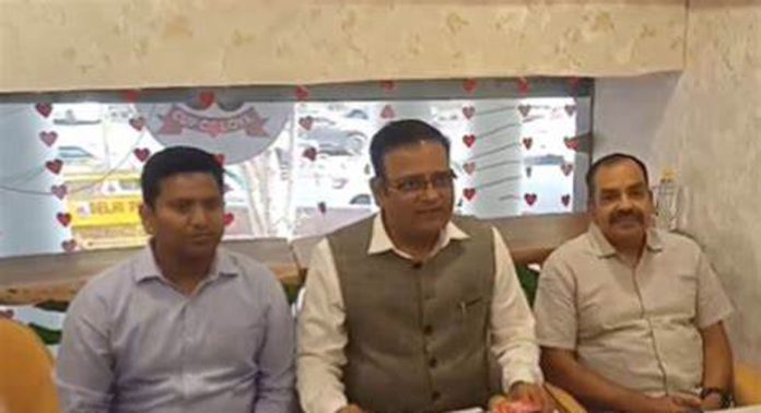 ആംആദ്മി പാർട്ടി മന്ത്രി രാജ് കുമാർ ആനന്ദ് രാജിവെച്ചു ആംആദ്മി പാർട്ടി മന്ത്രി രാജ് കുമാർ ആനന്ദ് രാജിവെച്ചു