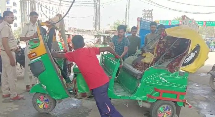 ബീഹാറിൽ മെട്രോ പദ്ധതിക്കായി പ്രവർത്തിക്കുന്ന ക്രെയിനും ഓട്ടോയും കൂട്ടിയിടിച്ച് ഏഴു മരണം ബീഹാറിൽ മെട്രോ പദ്ധതിക്കായി പ്രവർത്തിക്കുന്ന ക്രെയിനും ഓട്ടോയും കൂട്ടിയിടിച്ച് ഏഴു മരണം