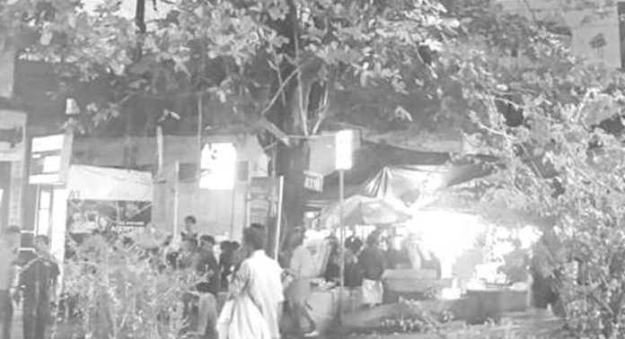 അടൂര് കെ.എസ്.ആര്.ടി.സി സ്റ്റാന്ഡിലെ മുത്തശ്ശി ബദാം മരം കിളിമരമായി പ്രഖ്യാപിച്ചു അടൂര് കെ.എസ്.ആര്.ടി.സി സ്റ്റാന്ഡിലെ മുത്തശ്ശി ബദാം മരം കിളിമരമായി പ്രഖ്യാപിച്ചു