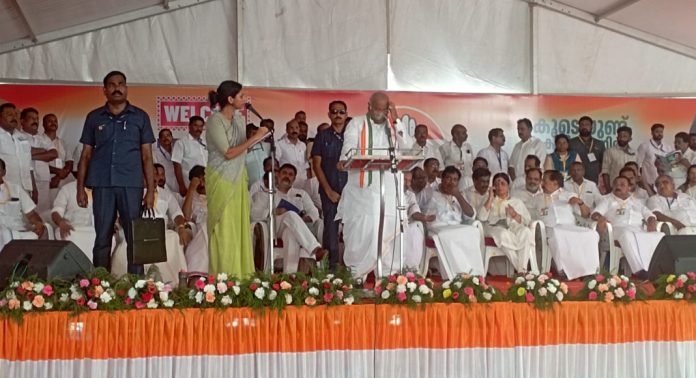 സാമൂഹ്യ നീതി , സാമ്പത്തിക നീതി എന്നിവ ഉറപ്പിക്കാൻ കോൺഗ്രസിനെ കഴിയു ; മല്ലികാർജ്ജുൻ ഖാർഗേ സാമൂഹ്യ നീതി , സാമ്പത്തിക നീതി എന്നിവ ഉറപ്പിക്കാൻ കോൺഗ്രസിനെ കഴിയു ; മല്ലികാർജ്ജുൻ ഖാർഗേ