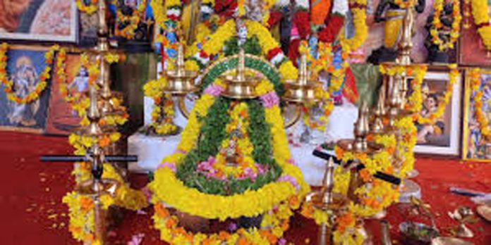 പന്തളം മങ്ങാരം കരണ്ടയിൽ ശ്രീഭദ്രാ ഭഗവതി ക്ഷേത്രത്തിലെ ഭാഗവത സപ്താഹ ജ്ഞാനയജ്ഞത്തിന് നാലിന് തുടക്കമാകും പന്തളം മങ്ങാരം കരണ്ടയിൽ ശ്രീഭദ്രാ ഭഗവതി ക്ഷേത്രത്തിലെ ഭാഗവത സപ്താഹ ജ്ഞാനയജ്ഞത്തിന് നാലിന് തുടക്കമാകും