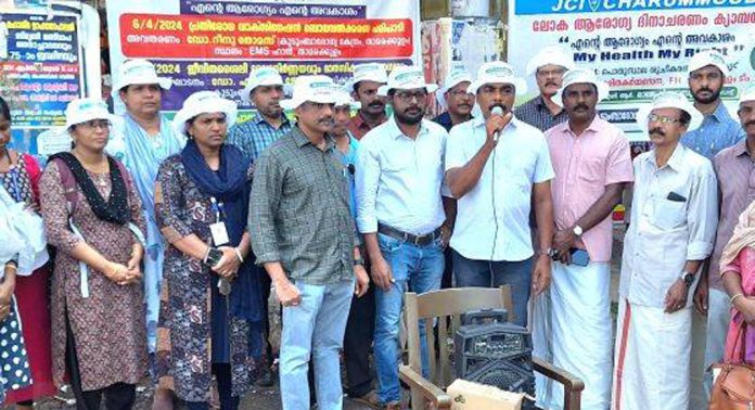ചാരുംമൂട് ടൗണിൽ പൊതു സ്ഥല ശുചീകരണം നടത്തി ചാരുംമൂട് ടൗണിൽ പൊതു സ്ഥല ശുചീകരണം നടത്തി