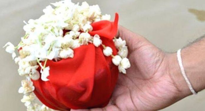 പാമ്പാടി ഐവർമഠം പൊതുശ്മശാനത്തിലെ ചിതാഭസ്മ മോഷ്ടാക്കൾ പിടിയിൽ പാമ്പാടി ഐവർമഠം പൊതുശ്മശാനത്തിലെ ചിതാഭസ്മ മോഷ്ടാക്കൾ പിടിയിൽ