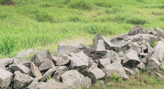 ചുമത്ര – നാലുകോടി റോഡ് യാഥാർഥ്യമാക്കാൻ നഗരസഭയിട്ട പദ്ധതി പാളി ചുമത്ര – നാലുകോടി റോഡ് യാഥാർഥ്യമാക്കാൻ നഗരസഭയിട്ട പദ്ധതി പാളി