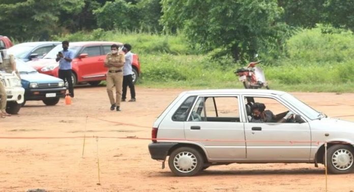 നിത്യേന 30 അപേക്ഷകരെ മാത്രം ടെസ്റ്റിന് ഹാജരാക്കിയാൽ മതിയെന്ന തീരുമാനം ; ഡ്രൈവിങ് ടെസ്റ്റ് അവതാളത്തിൽ നിത്യേന 30 അപേക്ഷകരെ മാത്രം ടെസ്റ്റിന് ഹാജരാക്കിയാൽ മതിയെന്ന തീരുമാനം ; ഡ്രൈവിങ് ടെസ്റ്റ് അവതാളത്തിൽ