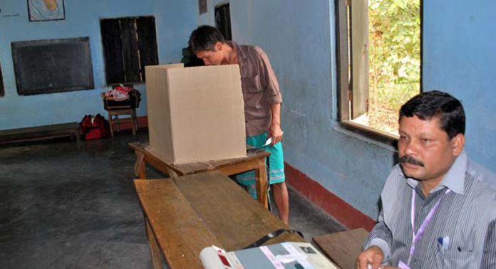 ലോക്സഭാ തിരഞ്ഞെടുപ്പിൽ പ്രായമായവർക്കും അംഗവൈകല്യമുള്ളവർക്കും വാതിൽപ്പടി വോട്ട് : തിരഞ്ഞെടുപ്പ് കമ്മീഷൻ ലോക്സഭാ തിരഞ്ഞെടുപ്പിൽ പ്രായമായവർക്കും അംഗവൈകല്യമുള്ളവർക്കും വാതിൽപ്പടി വോട്ട് : തിരഞ്ഞെടുപ്പ് കമ്മീഷൻ