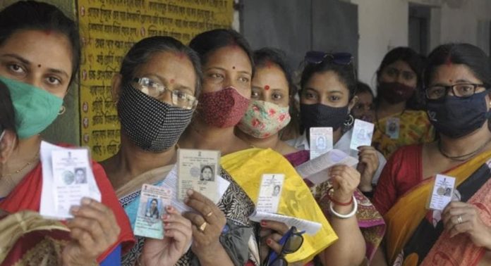 നിയമസഭ തെരഞ്ഞെടുപ്പിൽ വൈകിട്ട് മൂന്ന് മണി വരെയുള്ള കണക്ക് അനുസരിച്ച് സംസ്ഥാനത്ത് 62.71% ശതമാനമാണ് പോളിംഗ് നിയമസഭ തെരഞ്ഞെടുപ്പിൽ വൈകിട്ട് മൂന്ന് മണി വരെയുള്ള കണക്ക് അനുസരിച്ച് സംസ്ഥാനത്ത് 62.71% ശതമാനമാണ് പോളിംഗ്