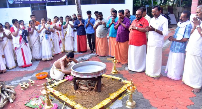 ഐരവൺ പുതിയകാവ് ഭഗവതി ക്ഷേത്രത്തിലെ പത്താമുദയ പൊങ്കാല നടന്നു ഐരവൺ പുതിയകാവ് ഭഗവതി ക്ഷേത്രത്തിലെ പത്താമുദയ പൊങ്കാല നടന്നു