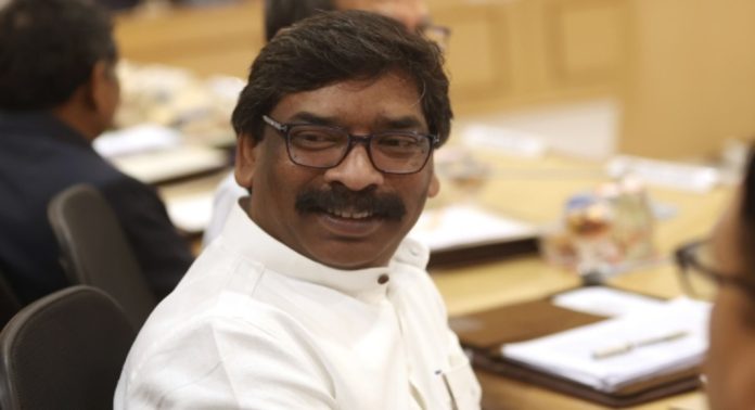 ഇന്ത്യസഖ്യത്തില്നിന്ന് പുറത്തുവരാന് വിസമ്മതിച്ചതിനാണ് ഹേമന്ത് സോറനെ ബി.ജെ.പി. ജയിലിലടച്ചതെന്ന് ഖാര്ഗെ ഇന്ത്യസഖ്യത്തില്നിന്ന് പുറത്തുവരാന് വിസമ്മതിച്ചതിനാണ് ഹേമന്ത് സോറനെ ബി.ജെ.പി. ജയിലിലടച്ചതെന്ന് ഖാര്ഗെ