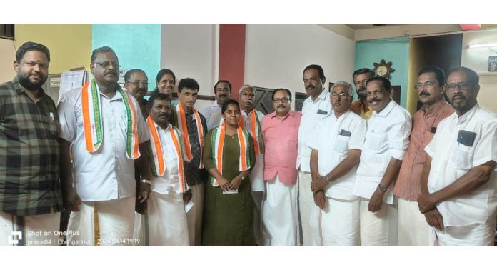 കേരള കോൺഗ്രസ് (ബി) നേതാക്കൾ ജോസഫ് ഗ്രൂപ്പിൽ ചേർന്നു കേരള കോൺഗ്രസ് (ബി) നേതാക്കൾ ജോസഫ് ഗ്രൂപ്പിൽ ചേർന്നു