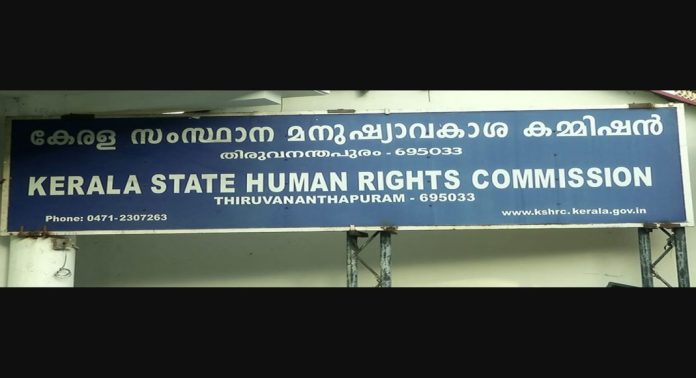 വഴിയോര കച്ചവടം നടത്തുന്ന നിർദ്ധന വനിതയെ ഒഴിപ്പിക്കാനുള്ള തീരുമാനം നടപ്പാക്കരുതെന്ന് മനുഷ്യാവകാശ കമ്മീഷൻ വഴിയോര കച്ചവടം നടത്തുന്ന നിർദ്ധന വനിതയെ ഒഴിപ്പിക്കാനുള്ള തീരുമാനം നടപ്പാക്കരുതെന്ന് മനുഷ്യാവകാശ കമ്മീഷൻ