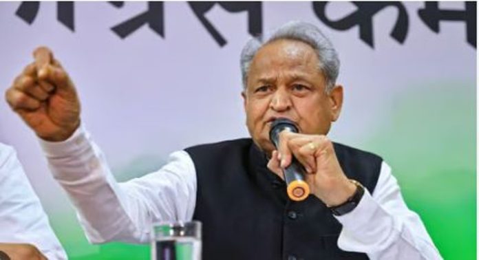 കോടതി ഉത്തരവുണ്ടായിരുന്നെങ്കിൽ യുപിഎ സർക്കാരും രാമക്ഷേത്രം നിർമിക്കുമായിരുന്നു : അശോക് ഗെലോട്ട് കോടതി ഉത്തരവുണ്ടായിരുന്നെങ്കിൽ യുപിഎ സർക്കാരും രാമക്ഷേത്രം നിർമിക്കുമായിരുന്നു : അശോക് ഗെലോട്ട്
