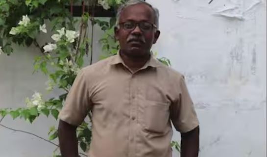 കെഎസ്ഇബി ജീവനക്കാരൻ ഓഫീസിന് സമീപം തൂങ്ങി മരിച്ച നിലയിൽ കെഎസ്ഇബി ജീവനക്കാരൻ ഓഫീസിന് സമീപം തൂങ്ങി മരിച്ച നിലയിൽ