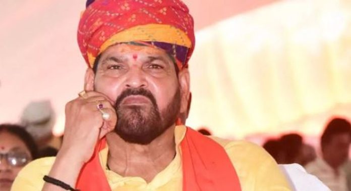 തെരഞ്ഞെടുപ്പ് ചട്ടലംഘനം നടത്തിയെന്ന് പരാതി ; ബ്രിജ് ഭൂഷണിനെതിരെ പോലീസ് കേസെടുത്തു തെരഞ്ഞെടുപ്പ് ചട്ടലംഘനം നടത്തിയെന്ന് പരാതി ; ബ്രിജ് ഭൂഷണിനെതിരെ പോലീസ് കേസെടുത്തു