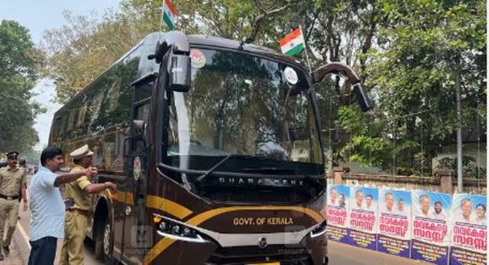 രാജാവ് ഇപ്പോൾ അനാഥനാണ്…; മുഖ്യമന്ത്രി കേരളപര്യടനത്തിന് ഉപയോഗിച്ച നവകേരള ബസ് വെറുതേകിടക്കുന്നു, കോടികൾ വെള്ളത്തിലായി എന്ന് ജനങ്ങൾ…! രാജാവ് ഇപ്പോൾ അനാഥനാണ്…; മുഖ്യമന്ത്രി കേരളപര്യടനത്തിന് ഉപയോഗിച്ച നവകേരള ബസ് വെറുതേകിടക്കുന്നു, കോടികൾ വെള്ളത്തിലായി എന്ന് ജനങ്ങൾ…!