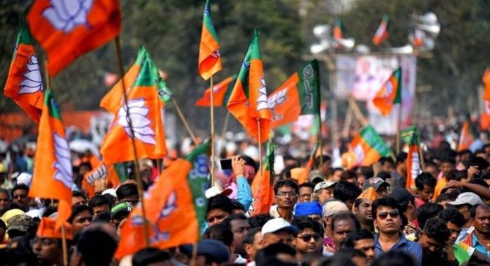 കേരളത്തിൽ നൂറിലേറെ നേതാക്കളെ മറുകണ്ടംചാടിച്ച് ബി.ജെ.പി.യിലെത്തിക്കാൻ ശ്രമിച്ചു ; റിപ്പോർട്ടുകൾ പുറത്ത് കേരളത്തിൽ നൂറിലേറെ നേതാക്കളെ മറുകണ്ടംചാടിച്ച് ബി.ജെ.പി.യിലെത്തിക്കാൻ ശ്രമിച്ചു ; റിപ്പോർട്ടുകൾ പുറത്ത്