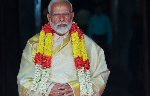 വോട്ടുശതമാനം കുറയുമോയെന്ന് ആശങ്ക ; ഒടുവിൽ അതിതീവ്ര ഹൈന്ദവകാര്ഡുകള് പുറത്തിറക്കി മോദിയും കൂട്ടരും, ഇനി എങ്ങനെ പിടിച്ചുനിൽക്കുമെന്ന് പ്രവർത്തകർ വോട്ടുശതമാനം കുറയുമോയെന്ന് ആശങ്ക ; ഒടുവിൽ അതിതീവ്ര ഹൈന്ദവകാര്ഡുകള് പുറത്തിറക്കി മോദിയും കൂട്ടരും, ഇനി എങ്ങനെ പിടിച്ചുനിൽക്കുമെന്ന് പ്രവർത്തകർ