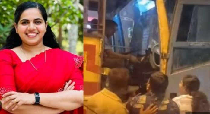മേയര് ആര്യ രാജേന്ദ്രനും ഭർത്താവ് സച്ചിൻ ദേവിനുമെതിരെ കേസെടുക്കണം ; ആവശ്യവുമായി ടിഡിഎഫ് മേയര് ആര്യ രാജേന്ദ്രനും ഭർത്താവ് സച്ചിൻ ദേവിനുമെതിരെ കേസെടുക്കണം ; ആവശ്യവുമായി ടിഡിഎഫ്