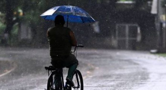 എവിടെ മഴ? ; സംസ്ഥാനത്ത് മൂന്ന് ദിവസം കൂടി മഴയ്ക്ക് സാധ്യത, ജാഗ്രത നിർദ്ദേശം…! എവിടെ മഴ? ; സംസ്ഥാനത്ത് മൂന്ന് ദിവസം കൂടി മഴയ്ക്ക് സാധ്യത, ജാഗ്രത നിർദ്ദേശം…!