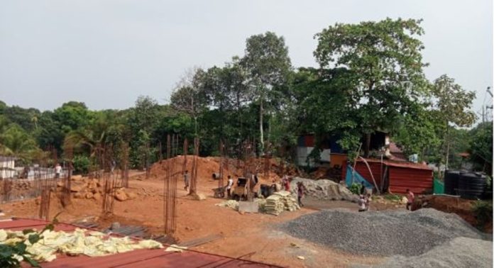 എഴുമറ്റൂർ സാമൂഹിക ആരോഗ്യകേന്ദ്രത്തിൻ്റെ നിർമ്മാണ പ്രവർത്തനങ്ങൾ പുരോഗമിക്കുന്നു എഴുമറ്റൂർ സാമൂഹിക ആരോഗ്യകേന്ദ്രത്തിൻ്റെ നിർമ്മാണ പ്രവർത്തനങ്ങൾ പുരോഗമിക്കുന്നു