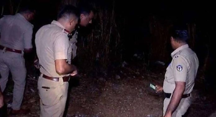 മണ്ണന്തല സ്ഫോടനം ; ബോംബ് നിർമ്മിച്ചത് പോലീസിനെ ആക്രമിക്കാൻ, ഞെട്ടിപ്പിക്കുന്ന വിവരങ്ങൾ പുറത്ത്..! മണ്ണന്തല സ്ഫോടനം ; ബോംബ് നിർമ്മിച്ചത് പോലീസിനെ ആക്രമിക്കാൻ, ഞെട്ടിപ്പിക്കുന്ന വിവരങ്ങൾ പുറത്ത്..!