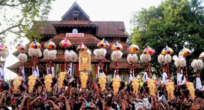 പോലീസുമായുള്ള തര്ക്കം ; പിന്നാലെ തൃശ്ശൂര് പൂരം നിര്ത്തിവെച്ചു, ഒടുവിൽ പൂരപ്രേമികളും മടങ്ങി പോലീസുമായുള്ള തര്ക്കം ; പിന്നാലെ തൃശ്ശൂര് പൂരം നിര്ത്തിവെച്ചു, ഒടുവിൽ പൂരപ്രേമികളും മടങ്ങി