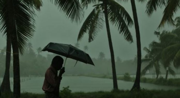 വേനൽച്ചൂടിൽ ആശ്വാസം ; സംസ്ഥാനത്ത് രണ്ട് ദിവസം ശക്തമായ മഴയ്ക്ക് സാധ്യത, ജാഗ്രത മുന്നറിയിപ്പ് വേനൽച്ചൂടിൽ ആശ്വാസം ; സംസ്ഥാനത്ത് രണ്ട് ദിവസം ശക്തമായ മഴയ്ക്ക് സാധ്യത, ജാഗ്രത മുന്നറിയിപ്പ്