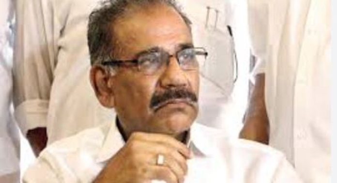 സുഗന്ധഗിരി മരംമുറി കേസ് ; മൂന്ന് ഉദ്യോഗസ്ഥരുടെ സസ്പെന്ഷന് മരവിപ്പിച്ചു സുഗന്ധഗിരി മരംമുറി കേസ് ; മൂന്ന് ഉദ്യോഗസ്ഥരുടെ സസ്പെന്ഷന് മരവിപ്പിച്ചു