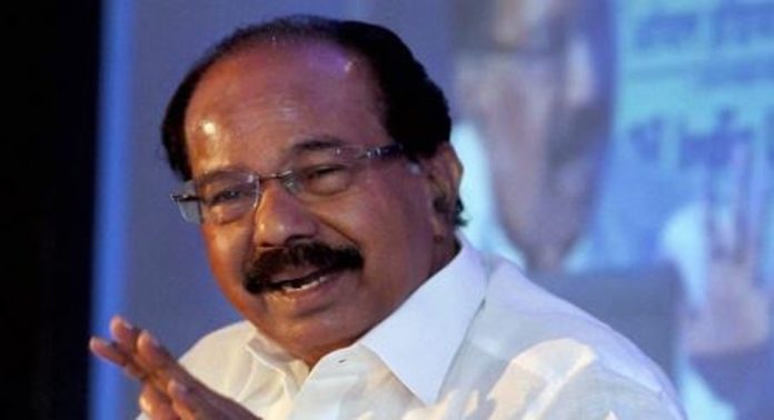 മുതിർന്ന കോൺഗ്രസ് നേതാവ് വീരപ്പ മൊയ്ലി രാഷ്ട്രീയത്തിൽ നിന്ന് വിരമിക്കാൻ ഒരുങ്ങുന്നു മുതിർന്ന കോൺഗ്രസ് നേതാവ് വീരപ്പ മൊയ്ലി രാഷ്ട്രീയത്തിൽ നിന്ന് വിരമിക്കാൻ ഒരുങ്ങുന്നു