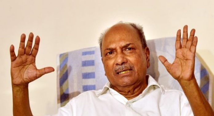 ബിജെപി വീണ്ടും അധികാരത്തിൽ വന്നാൽ ഭരണഘടന പൊളിച്ചെഴുതും ; രൂക്ഷ വിമർശനവുമായി എകെ ആന്റണി ബിജെപി വീണ്ടും അധികാരത്തിൽ വന്നാൽ ഭരണഘടന പൊളിച്ചെഴുതും ; രൂക്ഷ വിമർശനവുമായി എകെ ആന്റണി