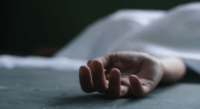 കാർ ബൈക്കിൽ ഇടിച്ച് അപകടം ; ഒരു കുടുംബത്തിലെ മൂന്ന് പേർ മരിച്ചു കാർ ബൈക്കിൽ ഇടിച്ച് അപകടം ; ഒരു കുടുംബത്തിലെ മൂന്ന് പേർ മരിച്ചു