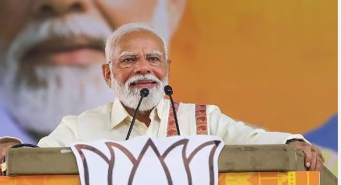 വിവാഹക്ഷണക്കത്തിൽ ‘മോദി’ ; പിന്നാലെ വരനെ തേടി തെരഞ്ഞെടുപ്പ് കമ്മീഷനിലെ ഉദ്യോഗസ്ഥർ വീട്ടിൽ വിവാഹക്ഷണക്കത്തിൽ ‘മോദി’ ; പിന്നാലെ വരനെ തേടി തെരഞ്ഞെടുപ്പ് കമ്മീഷനിലെ ഉദ്യോഗസ്ഥർ വീട്ടിൽ