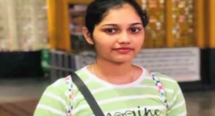ഭക്ഷ്യവിഷബാധയെ തുടർന്ന് പെണ്കുട്ടി മരിച്ചു; ചികിത്സാപ്പിഴവെന്ന് ബന്ധുക്കള് ഭക്ഷ്യവിഷബാധയെ തുടർന്ന് പെണ്കുട്ടി മരിച്ചു; ചികിത്സാപ്പിഴവെന്ന് ബന്ധുക്കള്
