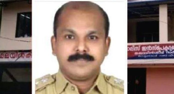 വനിതാ ഡോക്ടറെ ബലാത്സംഗം ചെയ്ത കേസിലെ പ്രതിയായ സി ഐ യെ ജീവനൊടുക്കിയ നിലയിൽ കണ്ടെത്തി വനിതാ ഡോക്ടറെ ബലാത്സംഗം ചെയ്ത കേസിലെ പ്രതിയായ സി ഐ യെ ജീവനൊടുക്കിയ നിലയിൽ കണ്ടെത്തി