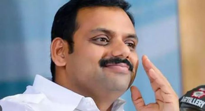 ലോക്സഭാ തെരഞ്ഞെടുപ്പ് ; വികസനം പറഞ്ഞ് വോട്ട് തേടി ഡീൻ… ലോക്സഭാ തെരഞ്ഞെടുപ്പ് ; വികസനം പറഞ്ഞ് വോട്ട് തേടി ഡീൻ…