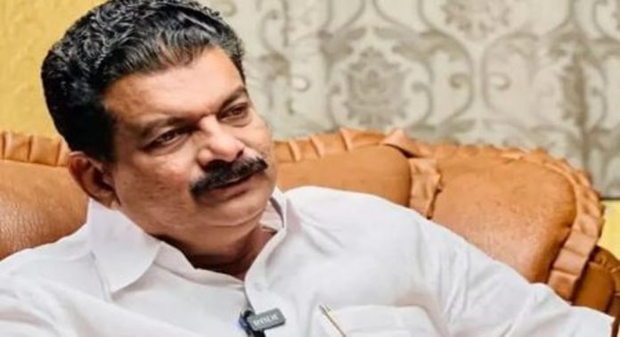 ലഹരിപ്പാര്ട്ടി കേസ് ; കേസില് നിന്നും പി.വി അന്വറിനെ ഒഴിവാക്കിയത് പരിശോധിക്കാന് ഹൈക്കോടതിയുടെ നിർദ്ദേശം ലഹരിപ്പാര്ട്ടി കേസ് ; കേസില് നിന്നും പി.വി അന്വറിനെ ഒഴിവാക്കിയത് പരിശോധിക്കാന് ഹൈക്കോടതിയുടെ നിർദ്ദേശം